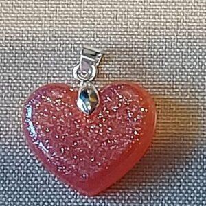 Uniek handgemaakt hangertje in epoxy