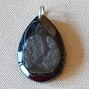 Uniek handgemaakt hangertje in epoxy