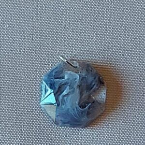 Uniek handgemaakt hangertje in epoxy