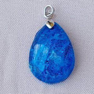 Uniek handgemaakt hangertje in epoxy