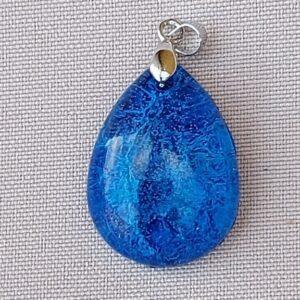 Uniek handgemaakt hangertje in epoxy